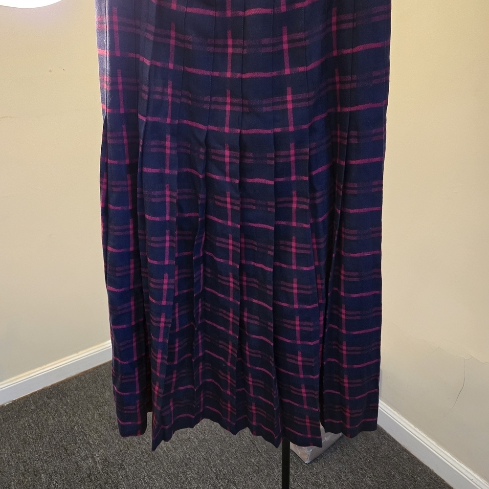 Elegant Navy and Pink Plaid A-Line Pleated Skirt 14 Waist 35.5 Length